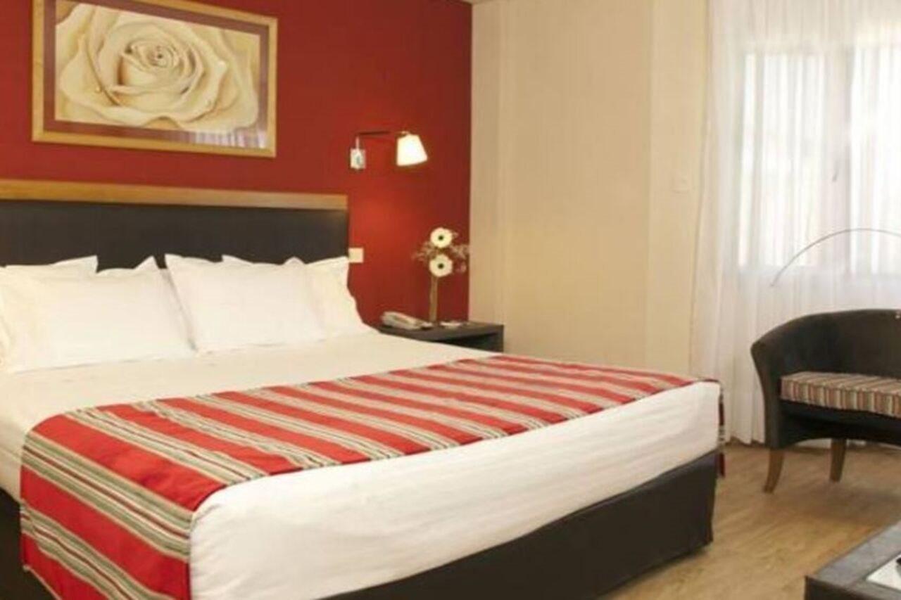Land Express Neuquen Hotel Eksteriør billede