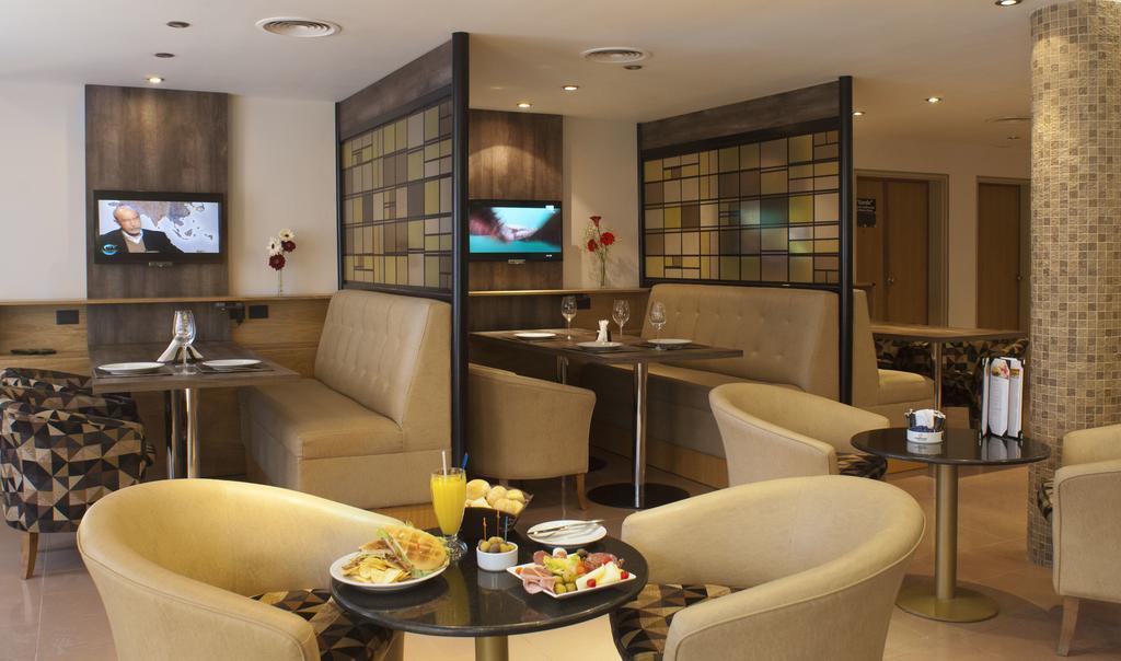 Land Express Neuquen Hotel Eksteriør billede