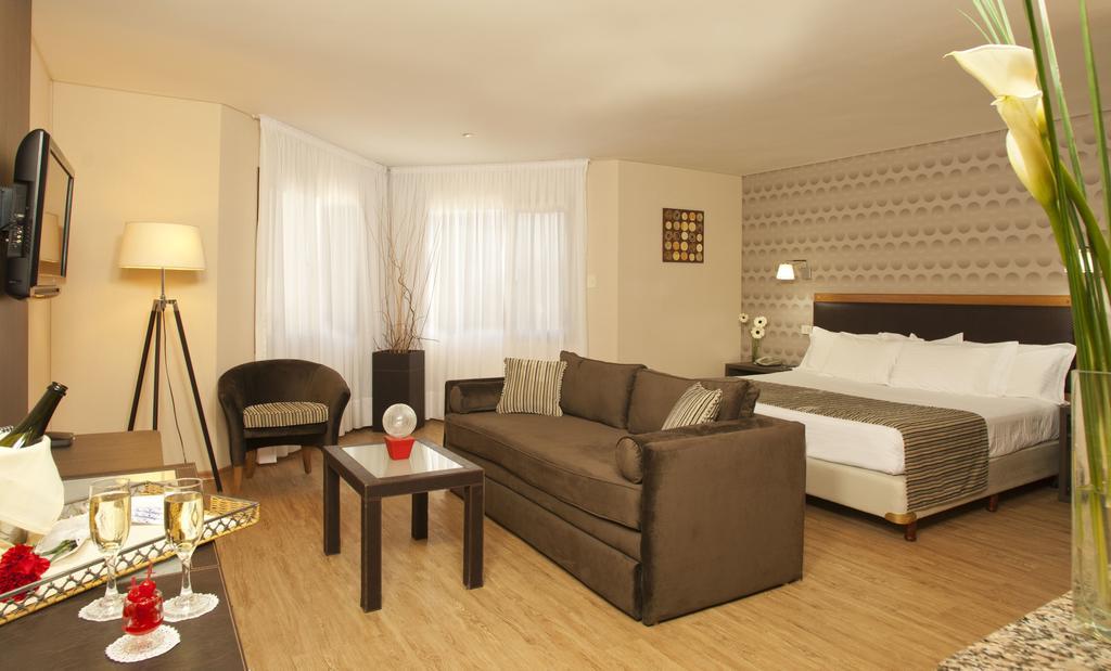 Land Express Neuquen Hotel Eksteriør billede