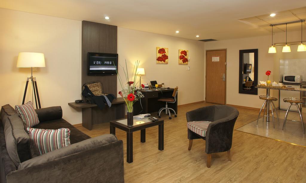 Land Express Neuquen Hotel Eksteriør billede